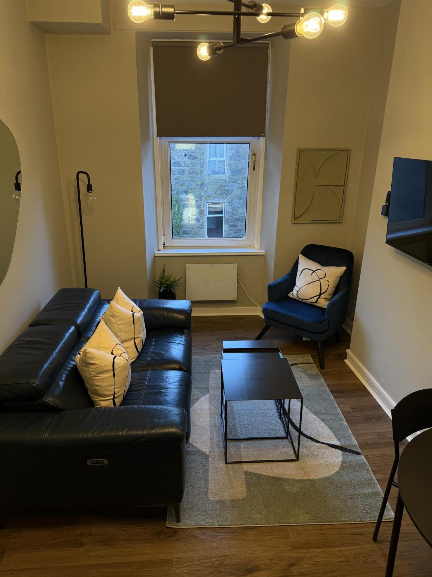 2 Bed Near Uni * Aberdeen