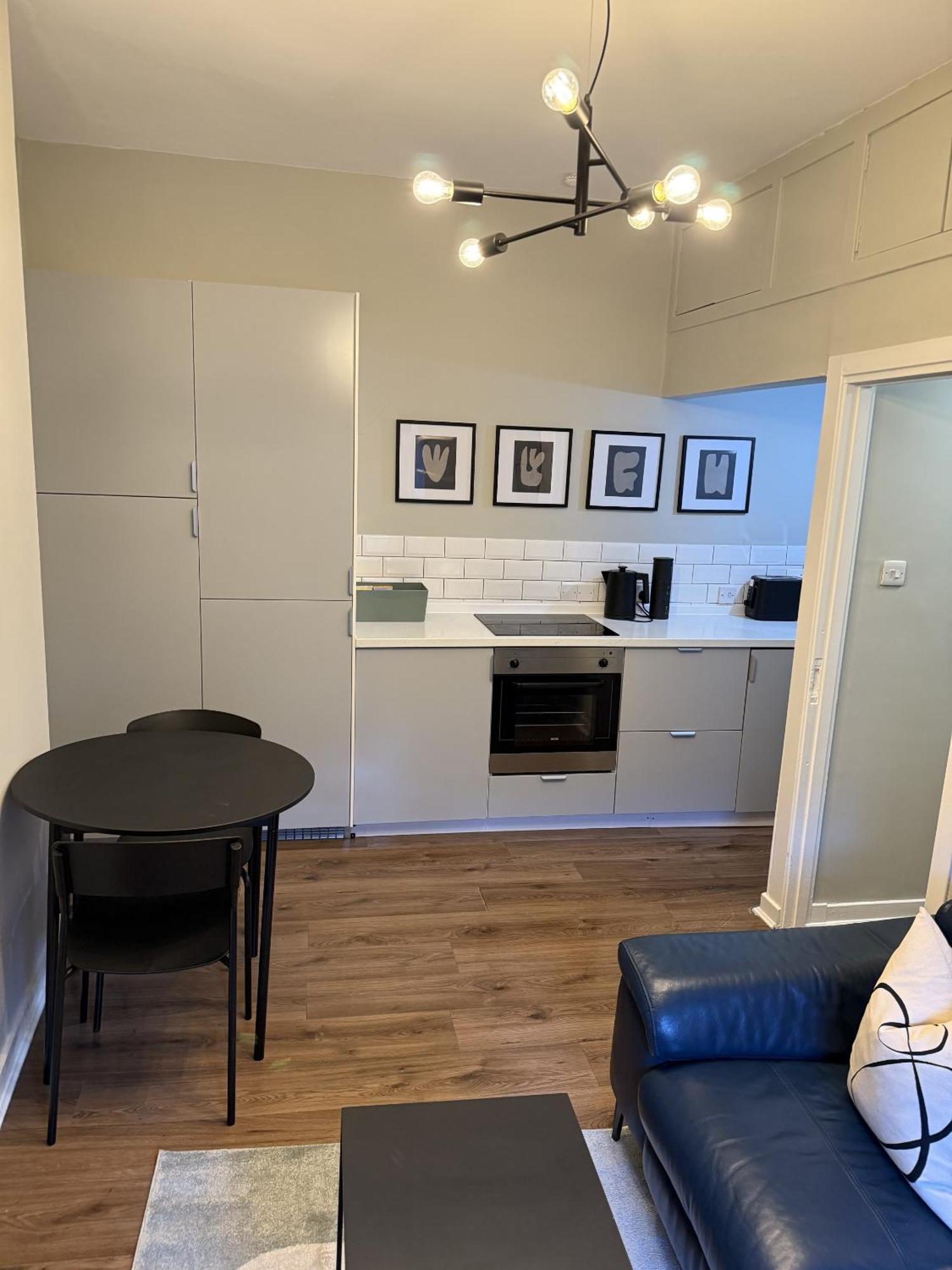 2 Bed Near Uni